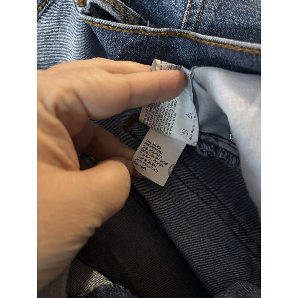 Gloria Vanderbilt 16 W Amanda Jeans Capri Length Stretchy 5 Pocket Blue Denim - Picture 6 of 6